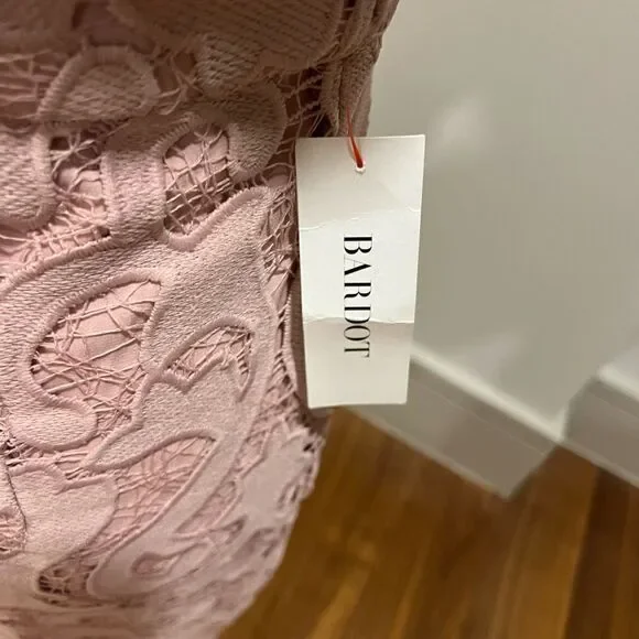 Bardot Lina lace dress size 6 NWT
